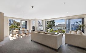 Sun Filled & Spacious With Ocean Views & Beach